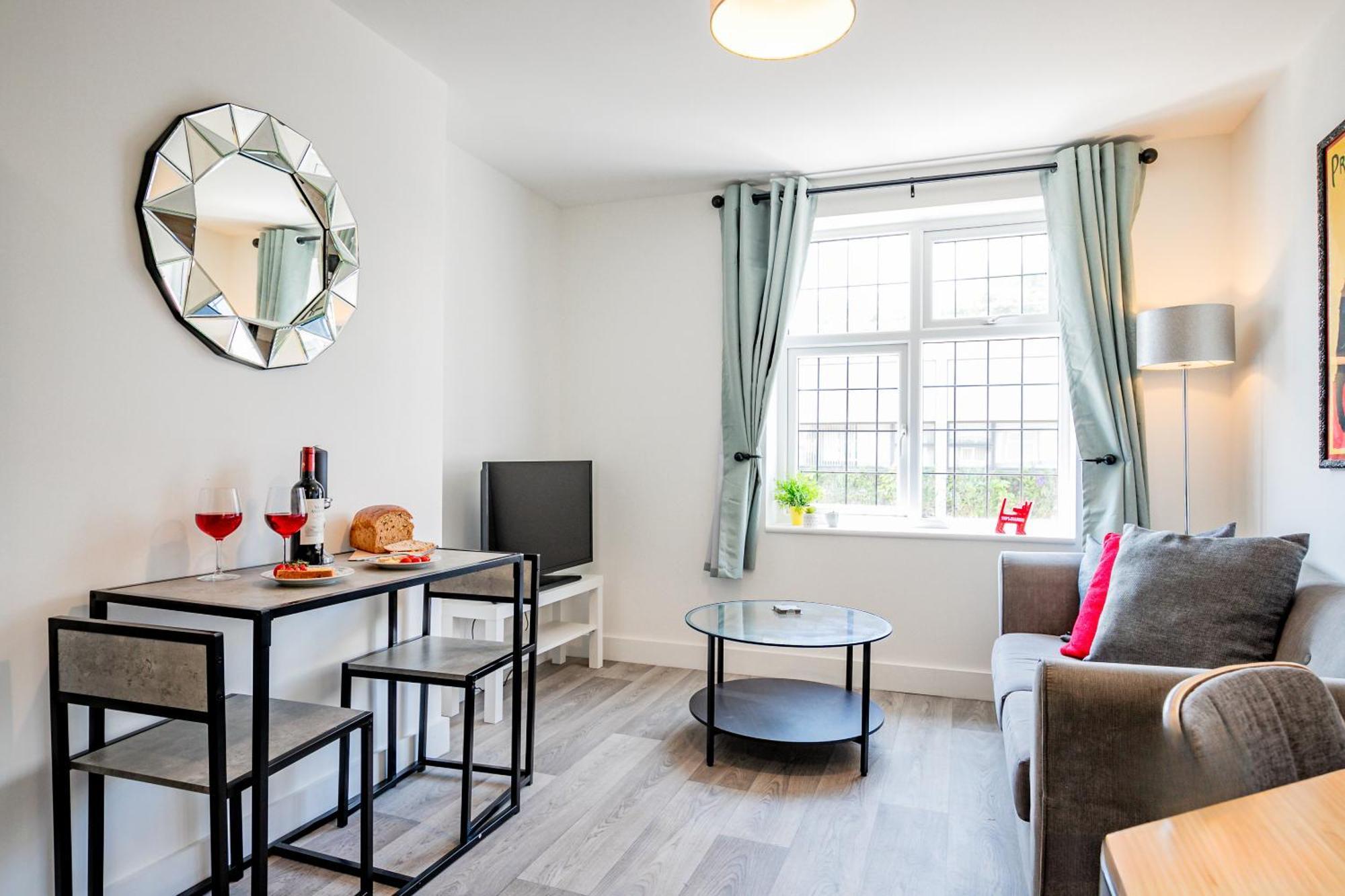 Host & Stay - Croydon Road Apartments Caterham Exterior photo